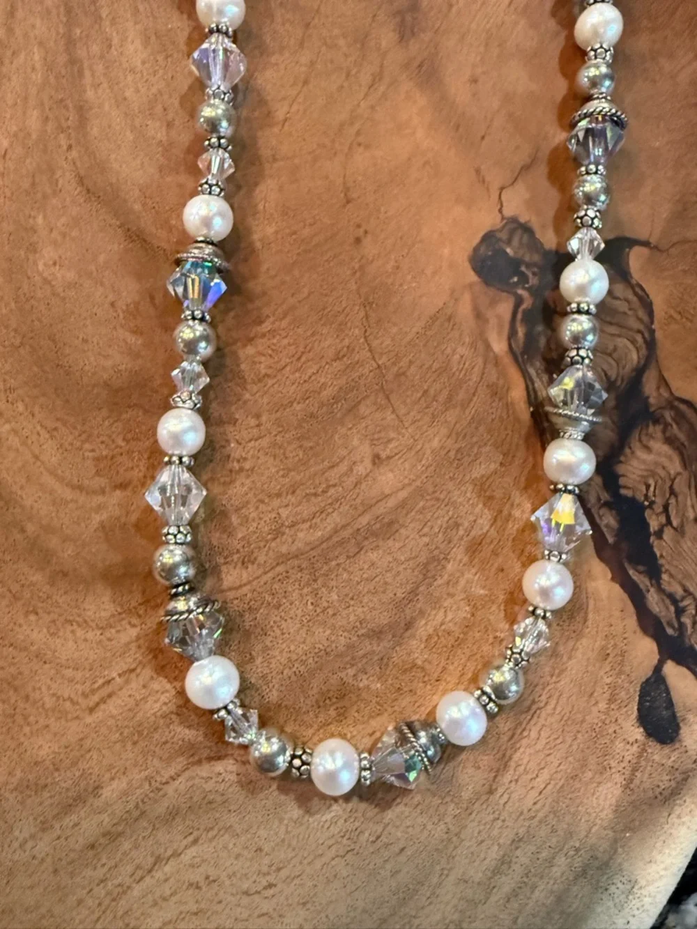 Vintage & Classy Iridescent Crystal and Pearl Necklace